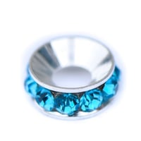 Métal perle d'argent, strass aigue-marine