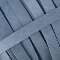 Lanière en cuir graissé Pastel Bleu de 10 mm (cuir Pull-Up) par mètre