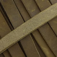 Lanière en cuir graissé Olive de 15 mm (cuir Pull-Up) par mètre