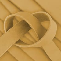 Ocher Jaune 40 mm Lanière en cuir graissé (cuir Pull-Up) - env. 140 cm Ocher Jaune 40 mm Lanière en cuir graissé (cuir Pull-Up) - env. 140 cm